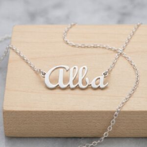 Gargantilla con nombre personalizado en plata de ley - Imagen 1