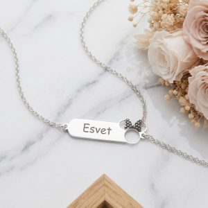 Pulsera con placa personalizada y silueta calada de "Minnie Mouse". - Imagen 1
